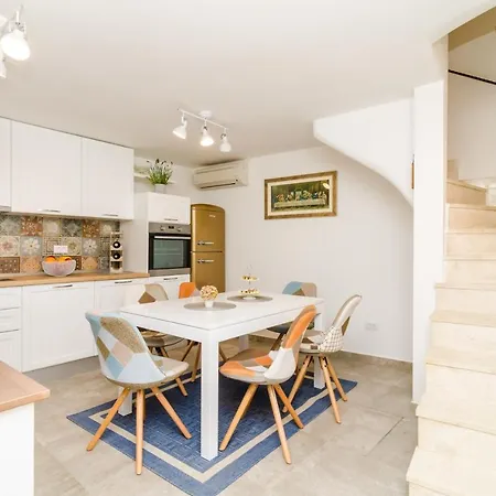 Tezoro Royal 度假居 *