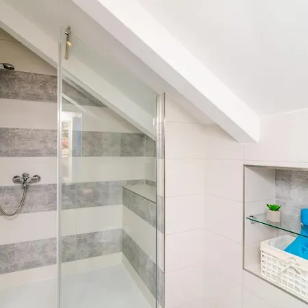 度假居 Tezoro Royal *